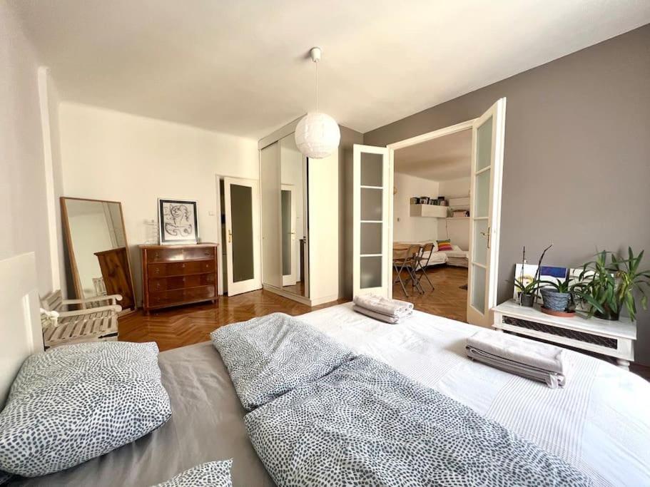 Good Ambiance, Arty Center Apartment *