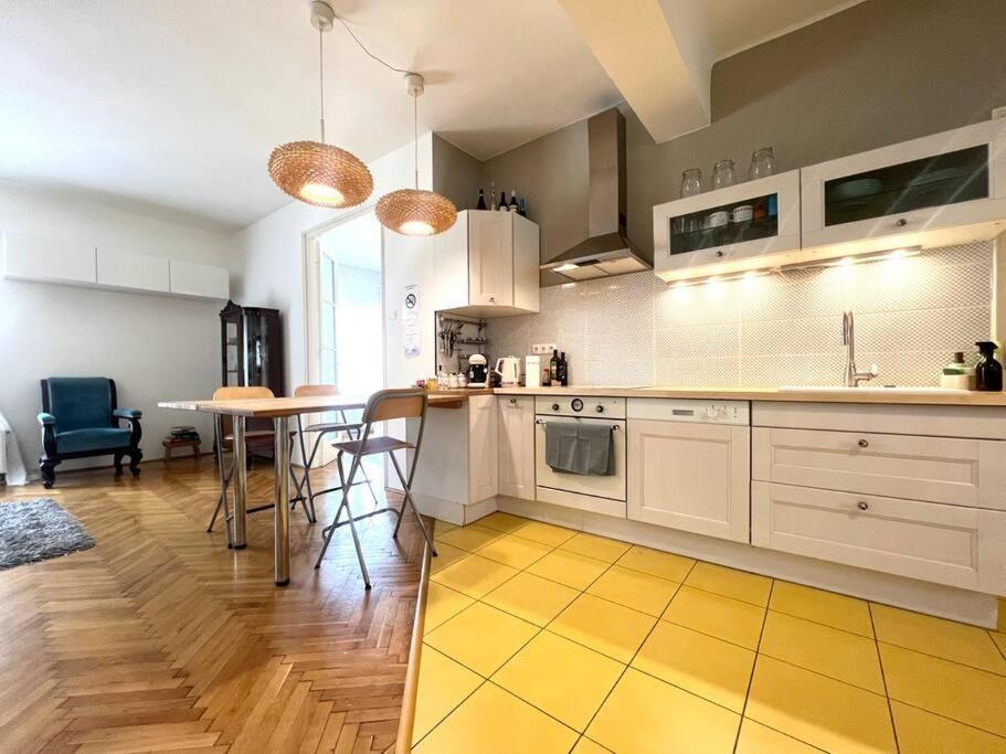 Good Ambiance, Arty Center Apartment Budapest